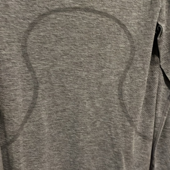 Lululemon Swiftly relaxed LS size 10 Like New - Picture 3 of 7